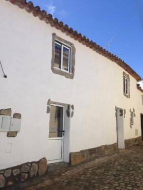 Отель Thistle Cottage Alojamento Local  Каштелу-Бранку